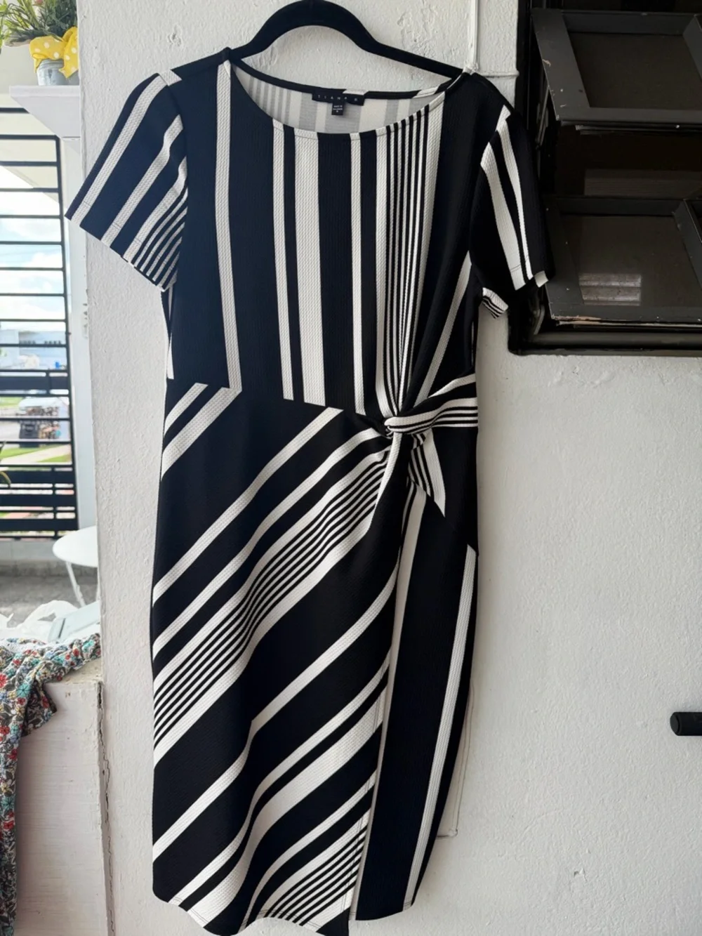 Cocktail Black & White Short Sleeve Dress‎